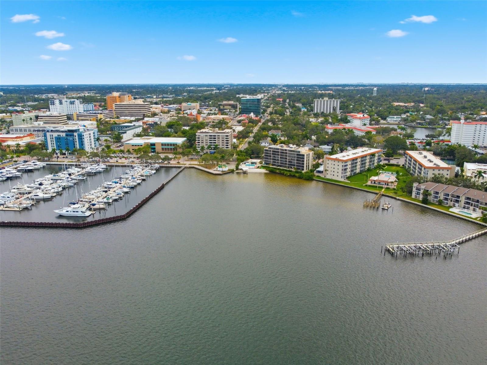 RIVER OAKS APTS SEC A - Residential