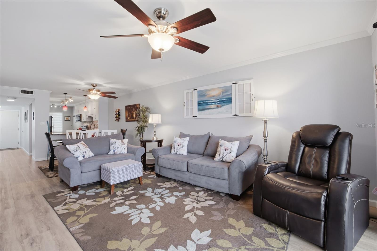 RIVER OAKS APTS SEC A - Residential