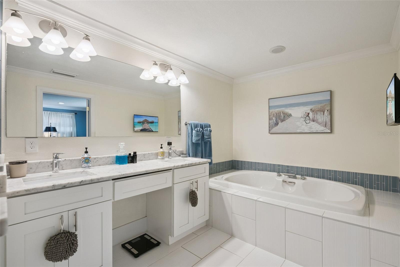 LAKE JEWEL HILLS - Residential