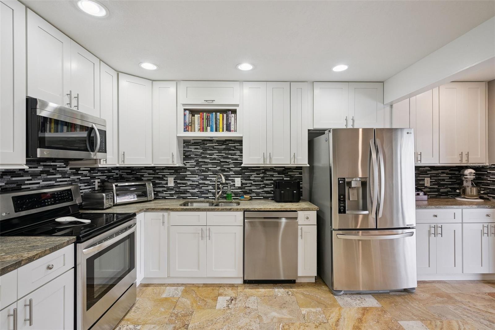 LAKE JEWEL HILLS - Residential