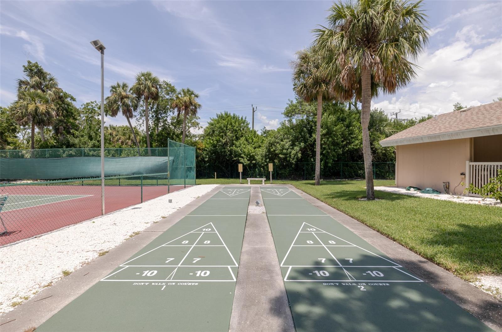 VILLAGE GARDENS - Residential