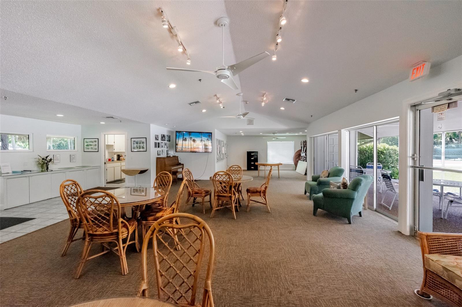 VILLAGE GARDENS - Residential