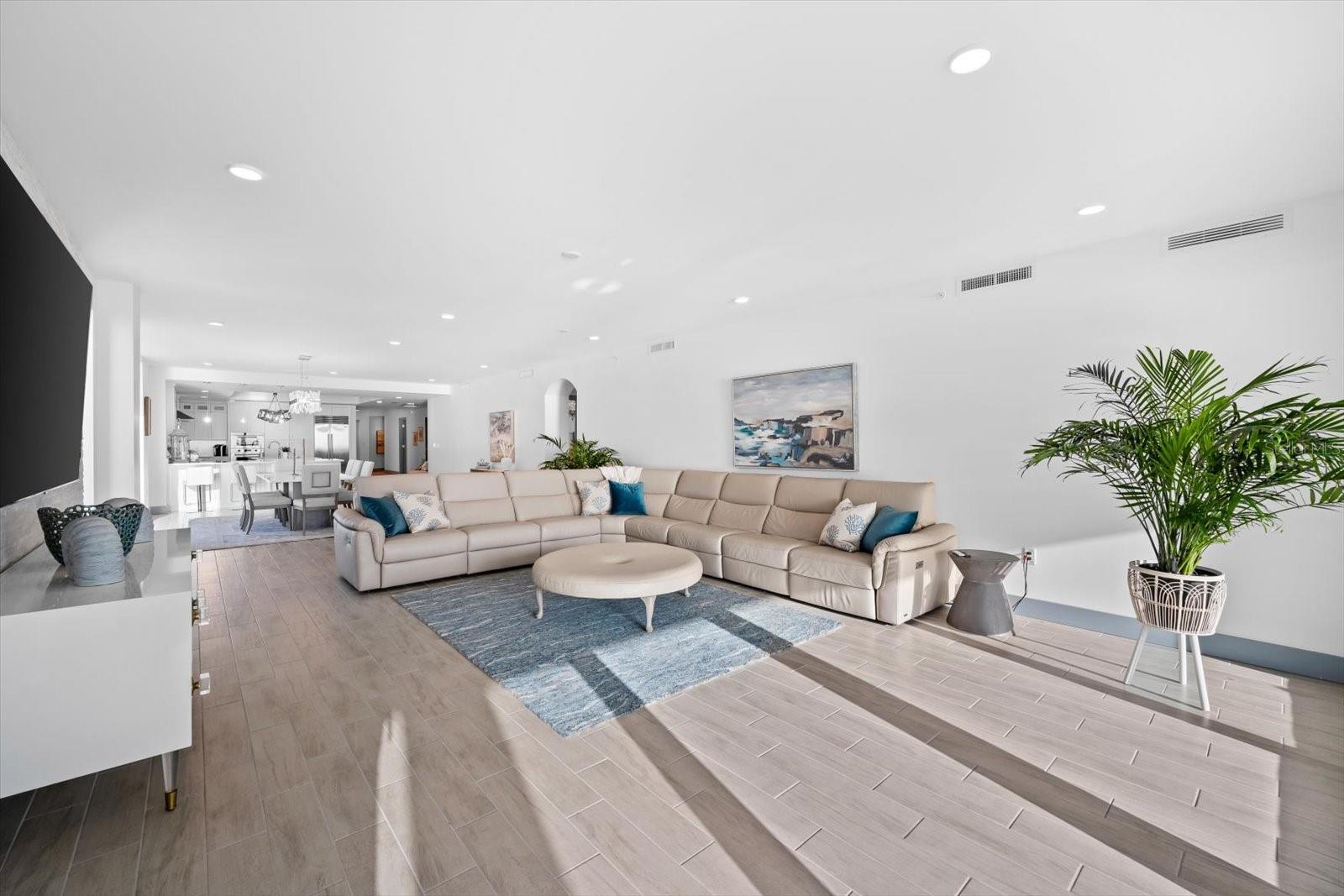 ONELLA CONDO - Residential