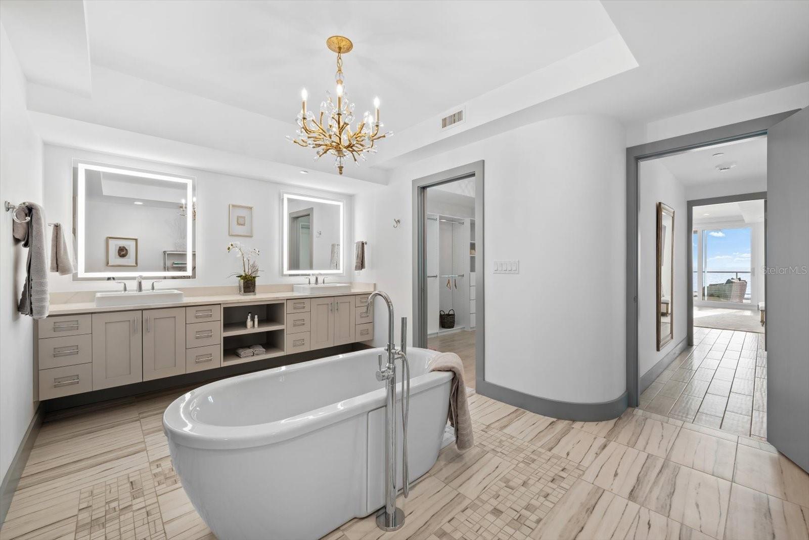 ONELLA CONDO - Residential