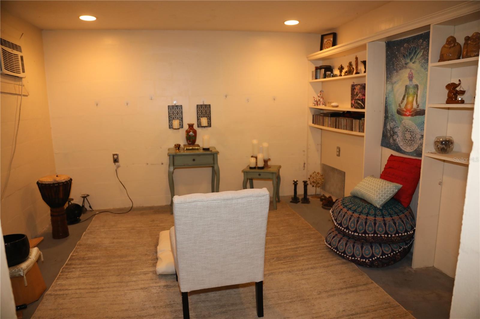 SULPHUR SPGS - Residential Income