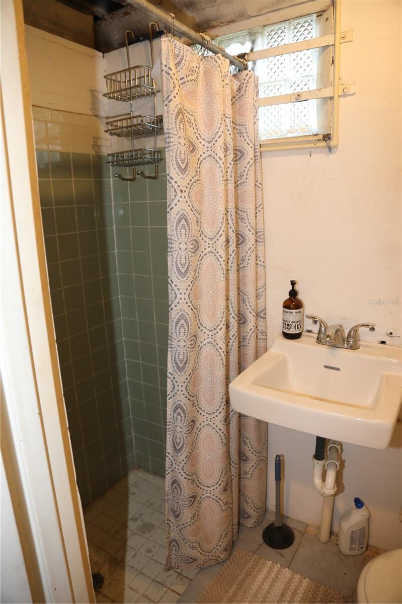 SULPHUR SPGS - Residential Income