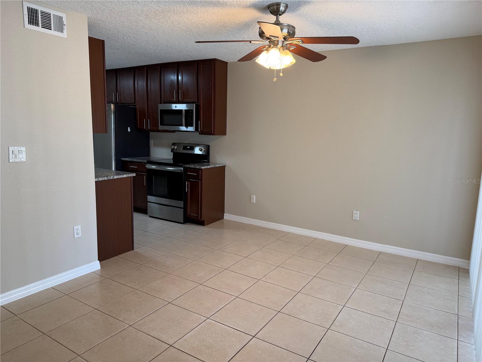 WINDWARD SQUARE SEC 1 - Residential