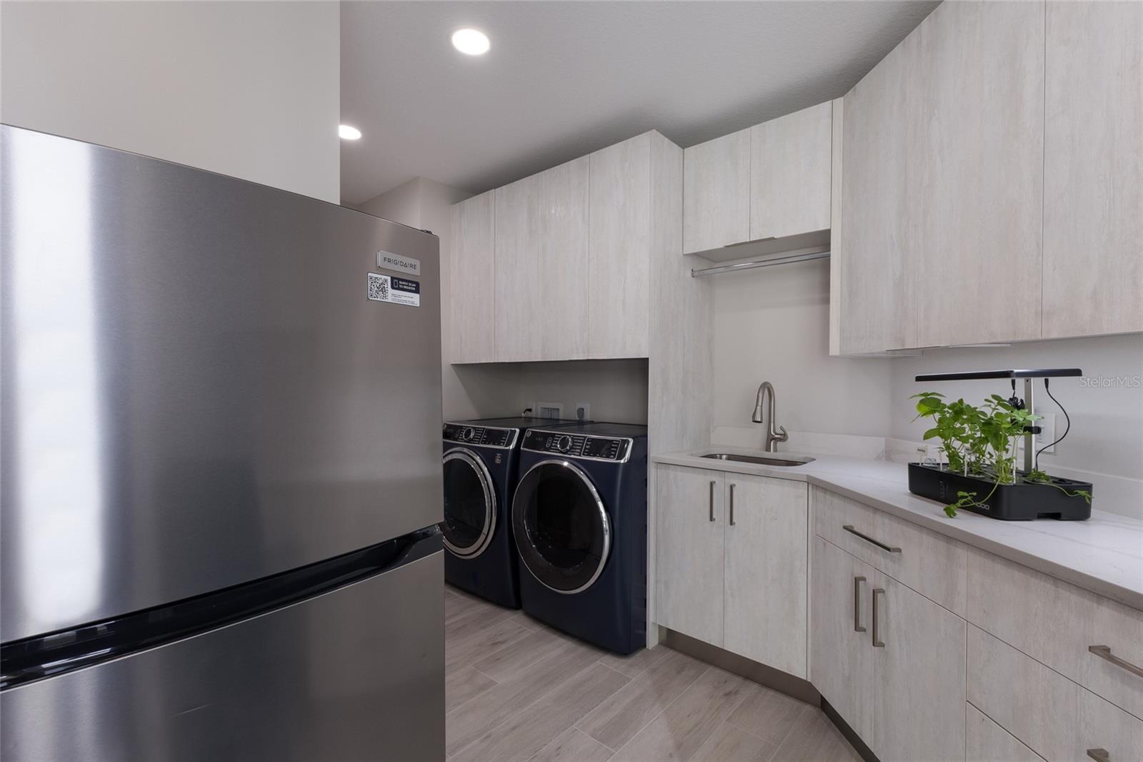 FAIRWAY BAY 3 - Residential