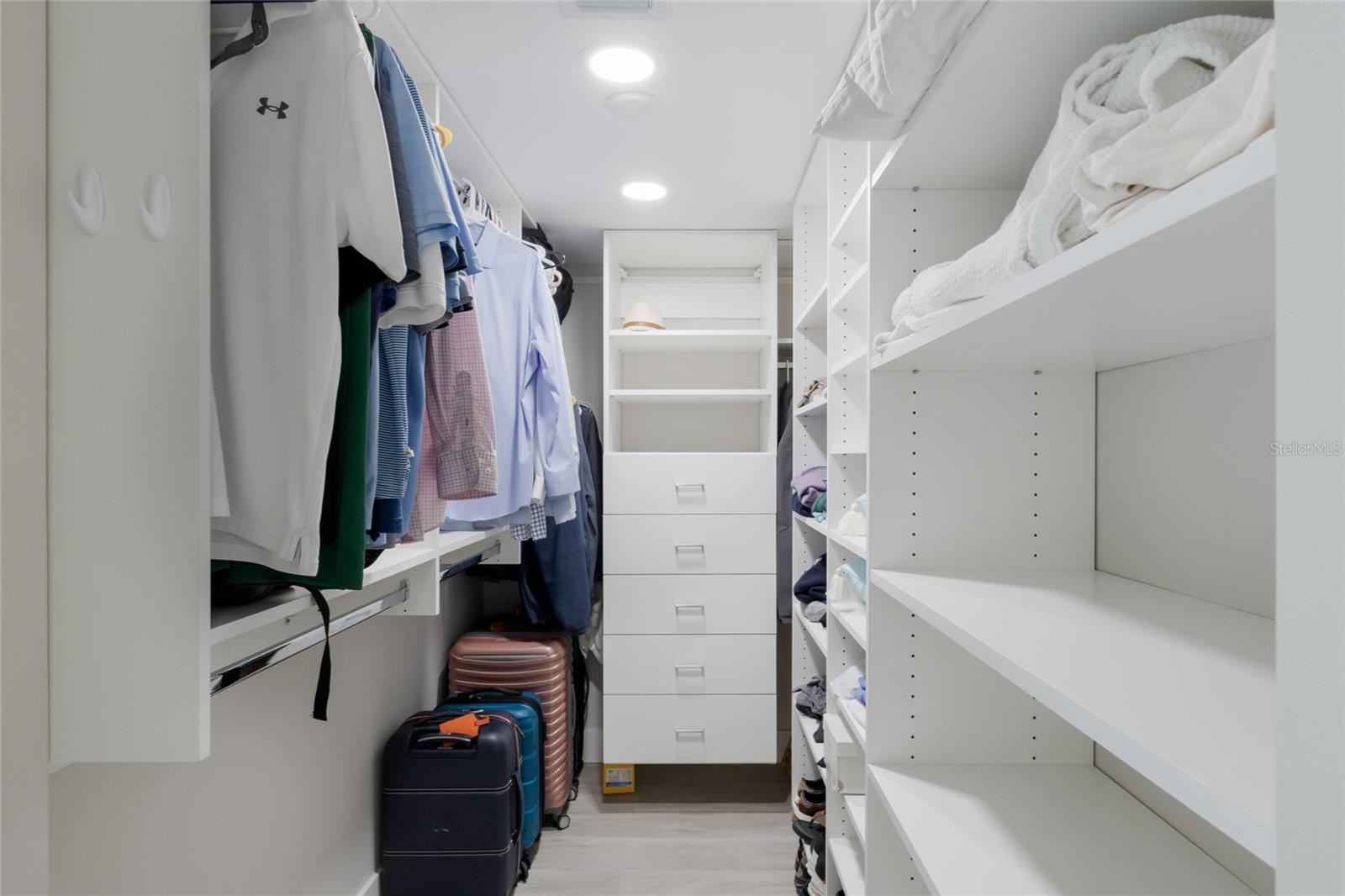 FAIRWAY BAY 3 - Residential