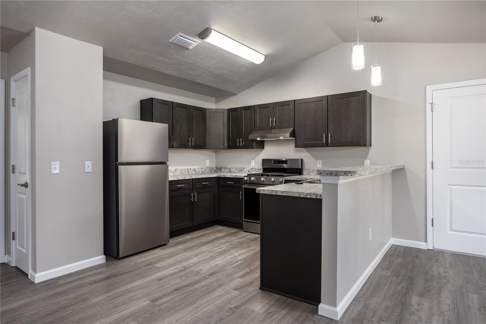 LANAS PLACE - Residential