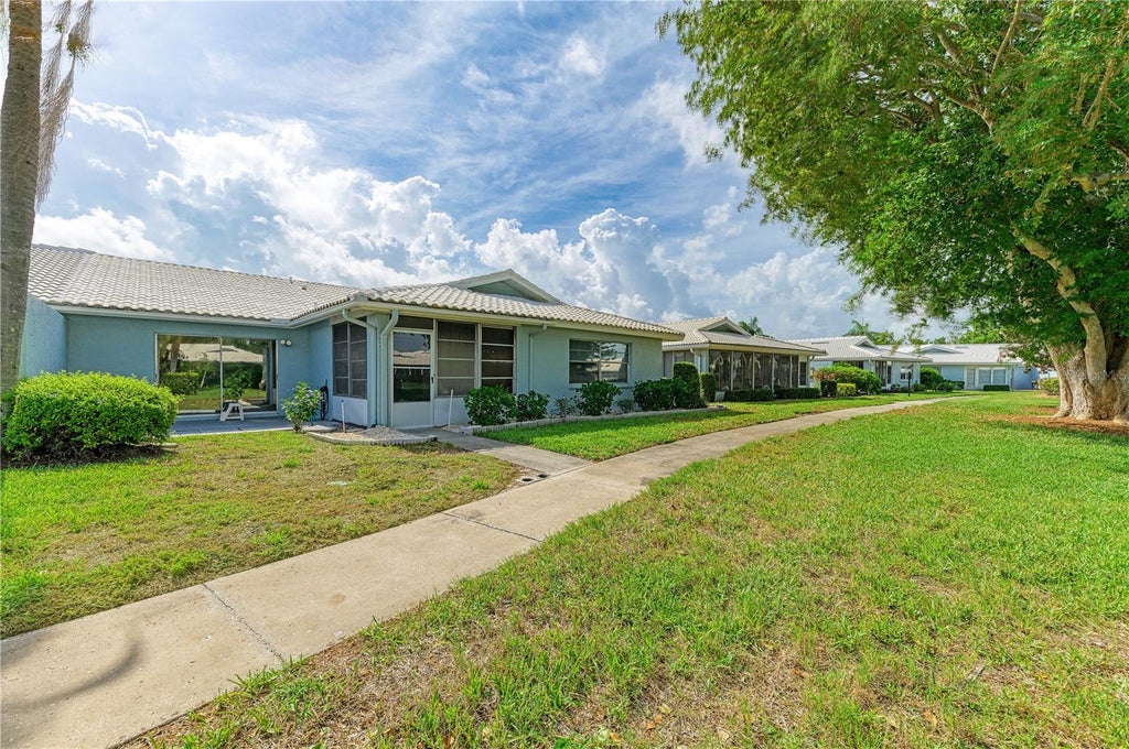 Photo of 804 67th Street W, Bradenton, FL 34209 (MLS # A4700710)