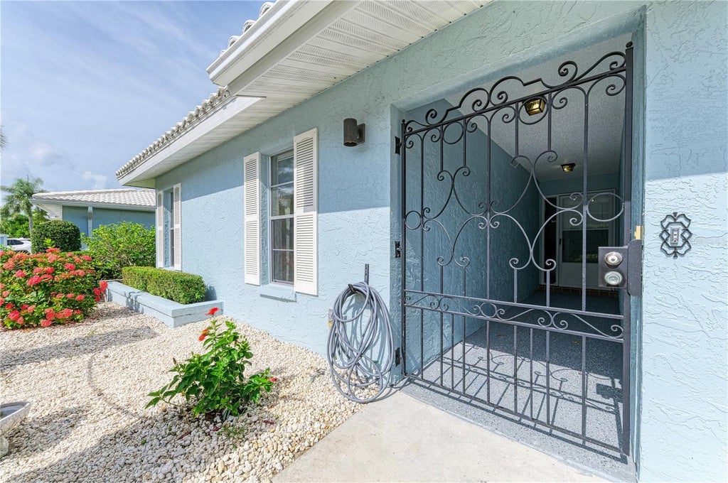 Photo of 804 67th Street W, Bradenton, FL 34209 (MLS # A4700710)