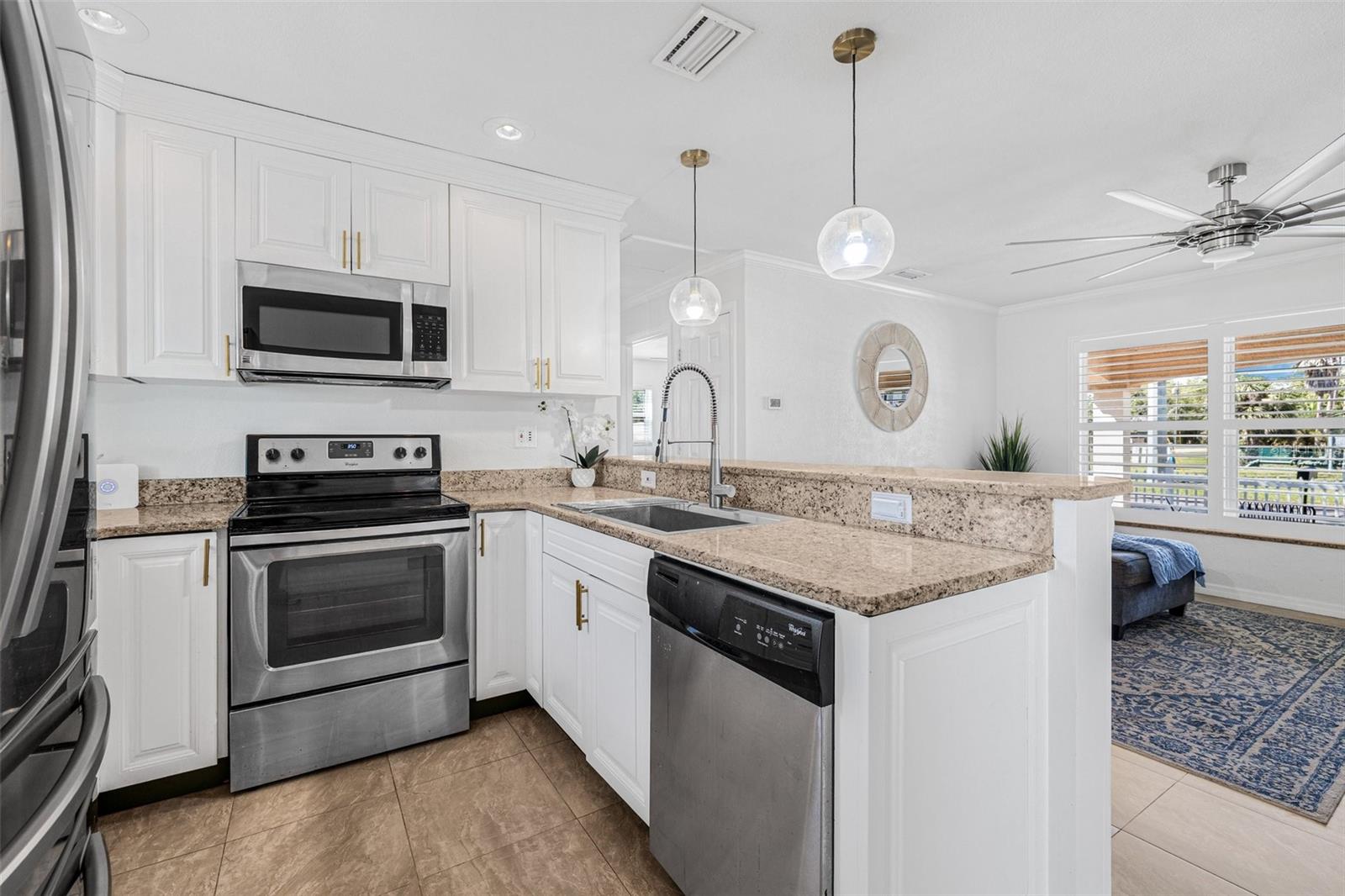 PARADISE PARK MANOR - Residential Lease