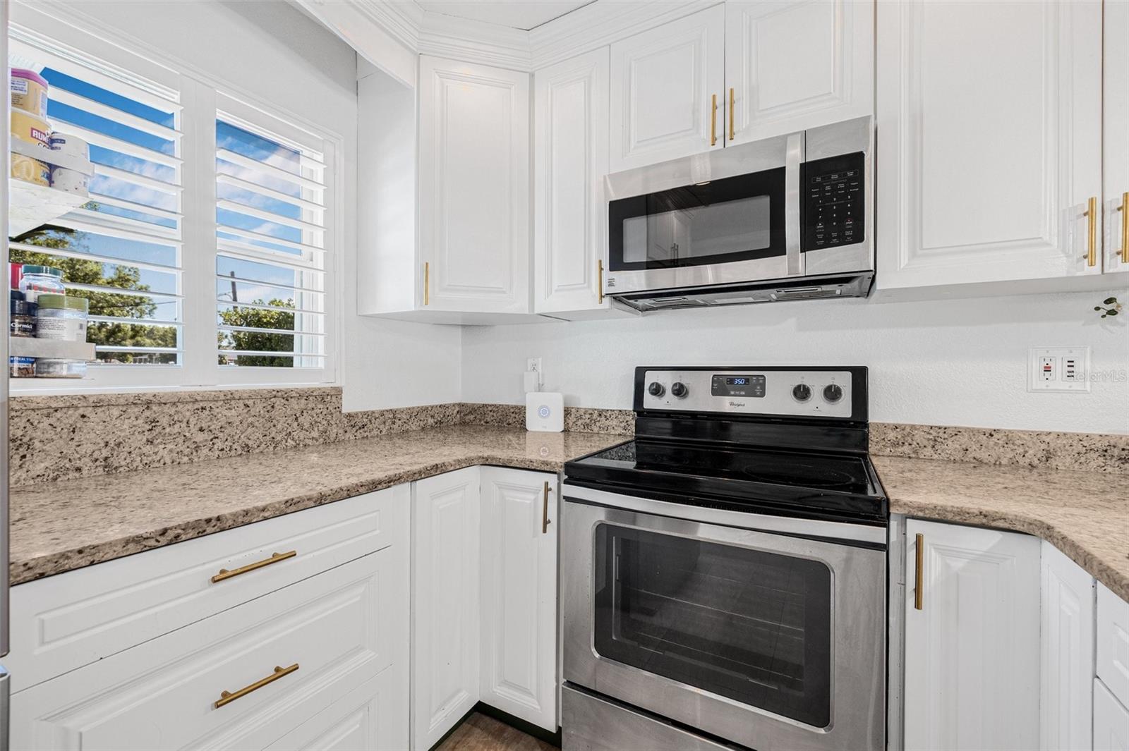 PARADISE PARK MANOR - Residential Lease