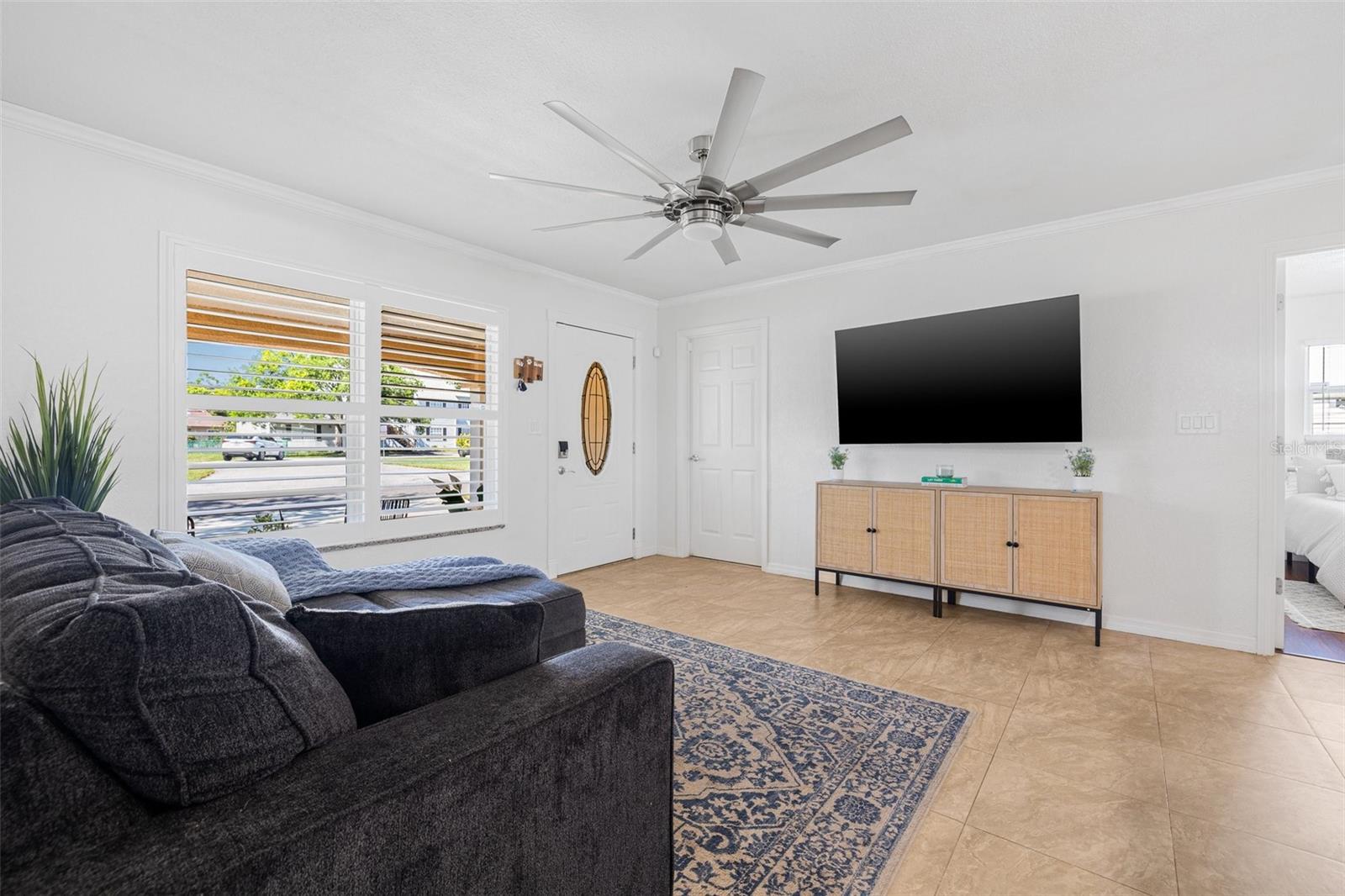 PARADISE PARK MANOR - Residential Lease