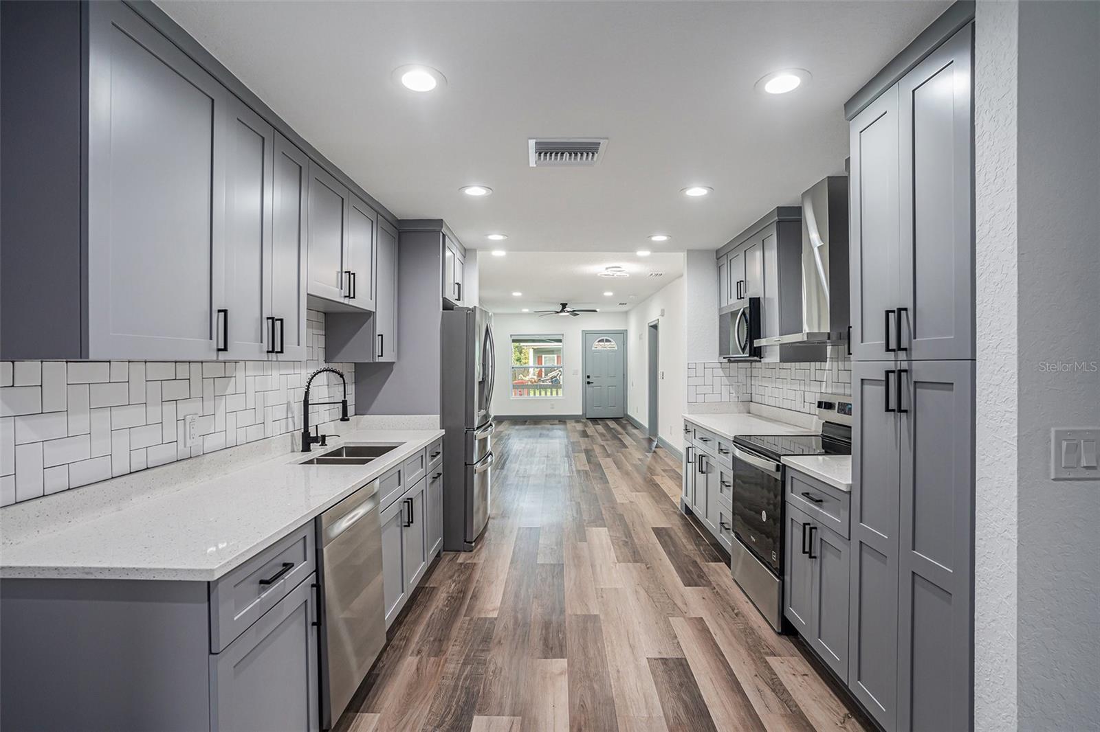 LOOMIS F M SUB - Residential