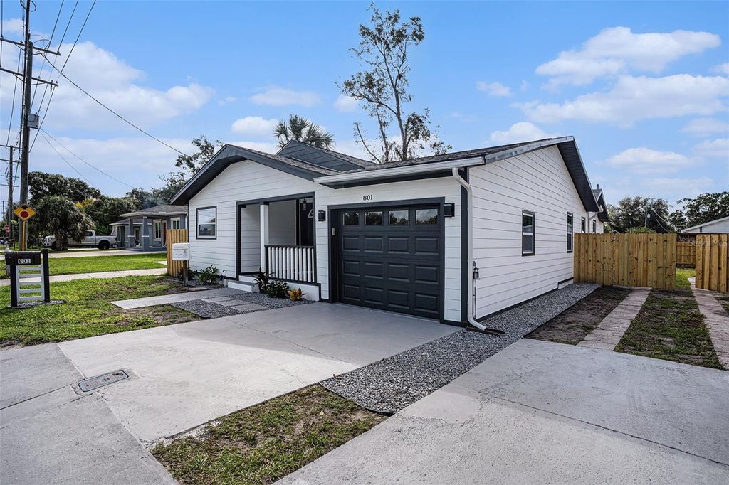Photo of 801 E Dr Martin Luther King Jr Boulevard, Plant City, FL 33563 (MLS # TB8435298)