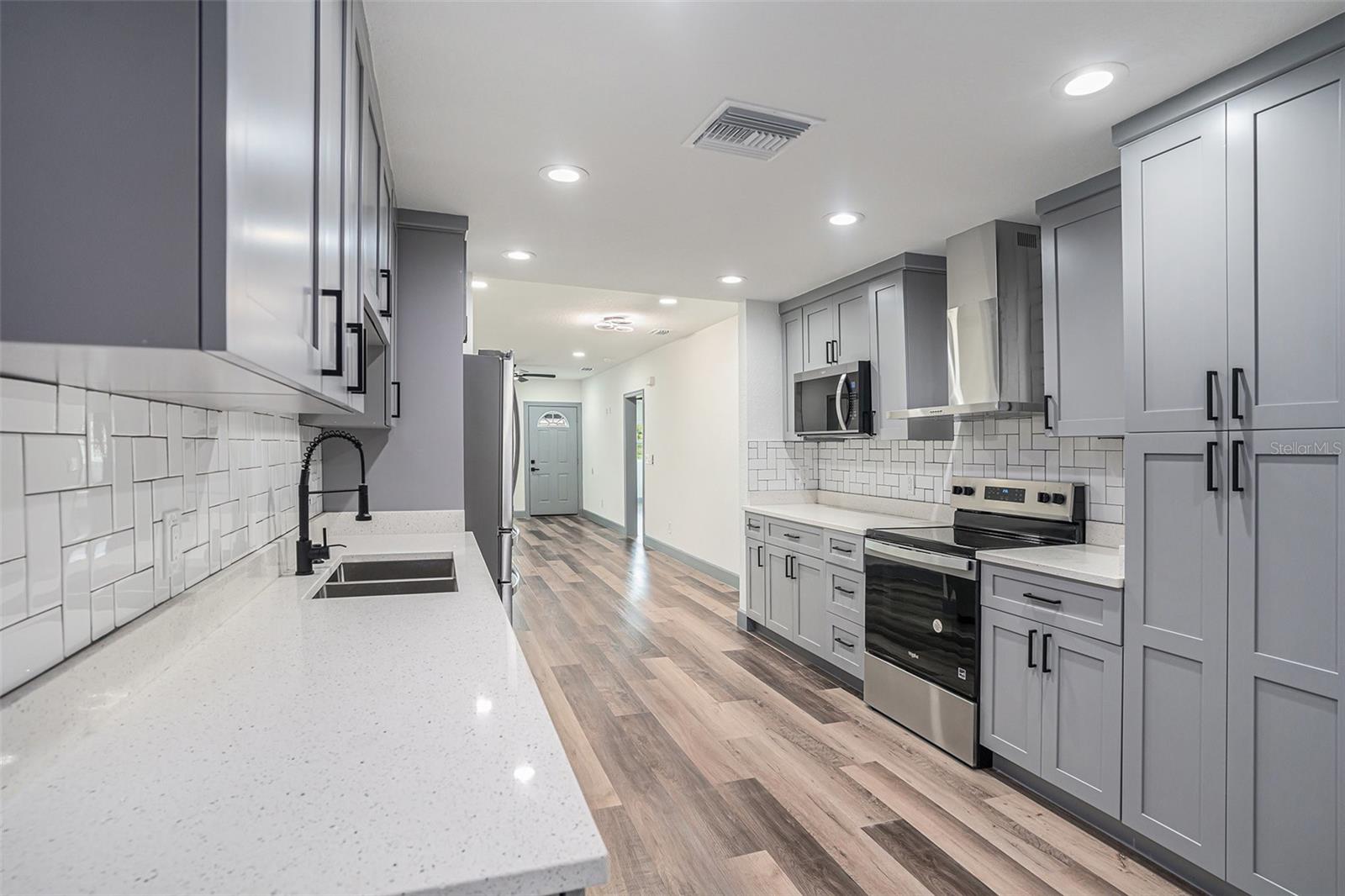 LOOMIS F M SUB - Residential