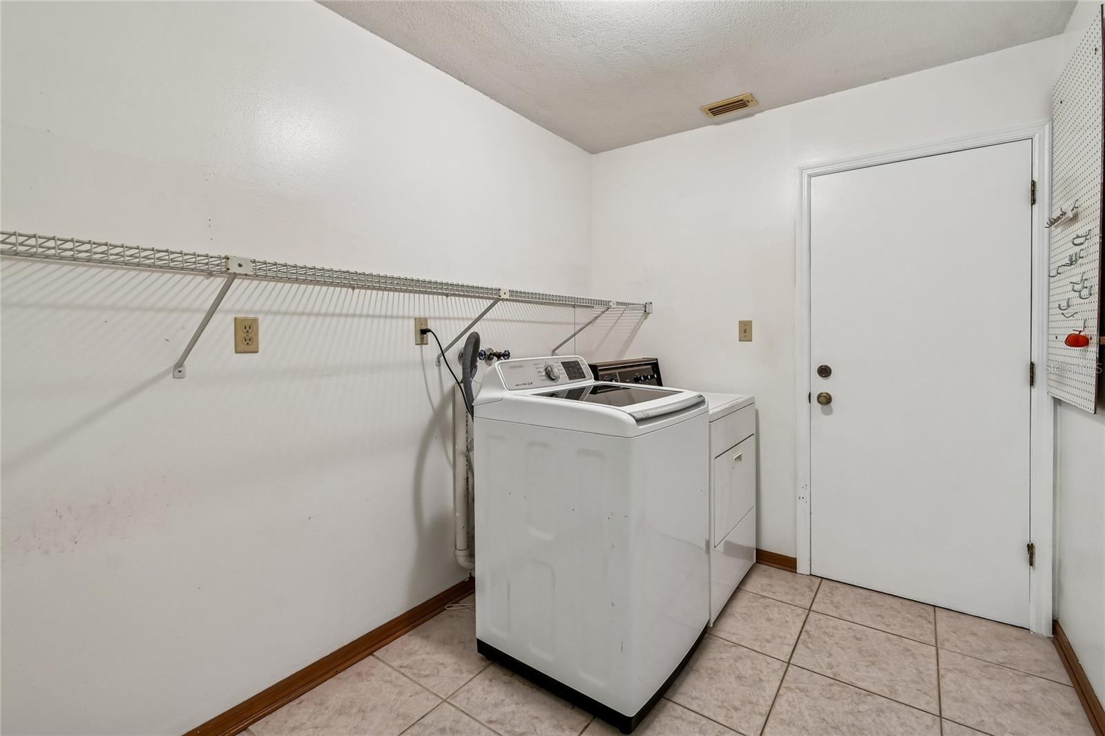 MANDARIN SEC 7 - Residential