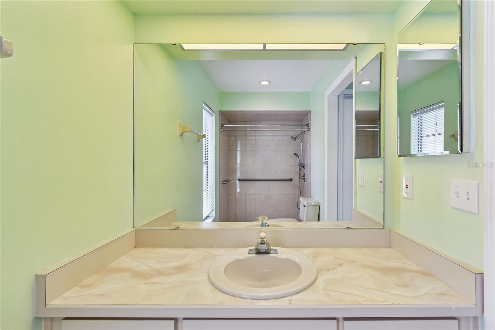 MANDARIN SEC 7 - Residential