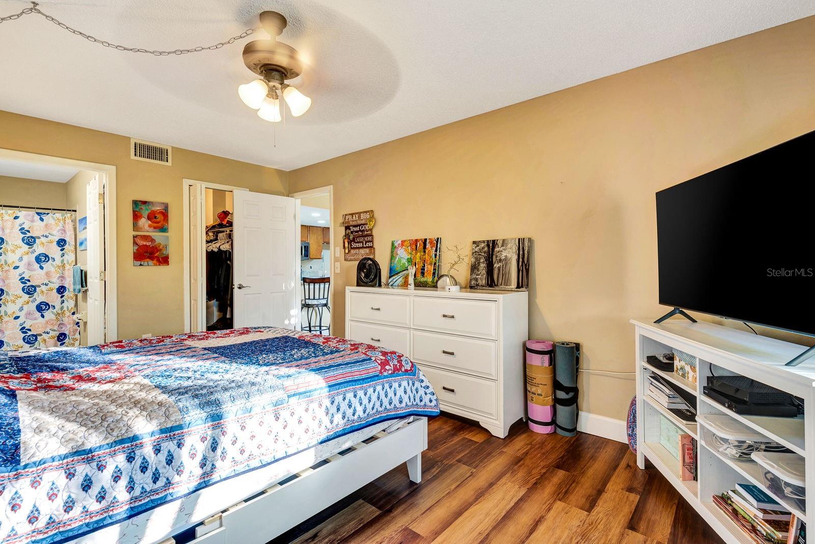 COUNTRY VILLAGE SEC 1 - Residential