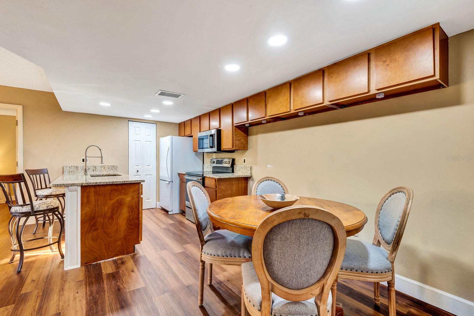 COUNTRY VILLAGE SEC 1 - Residential