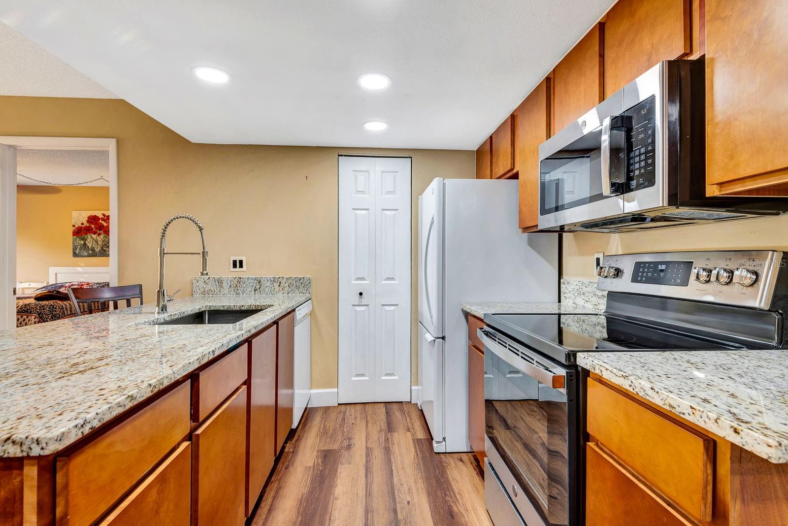 COUNTRY VILLAGE SEC 1 - Residential