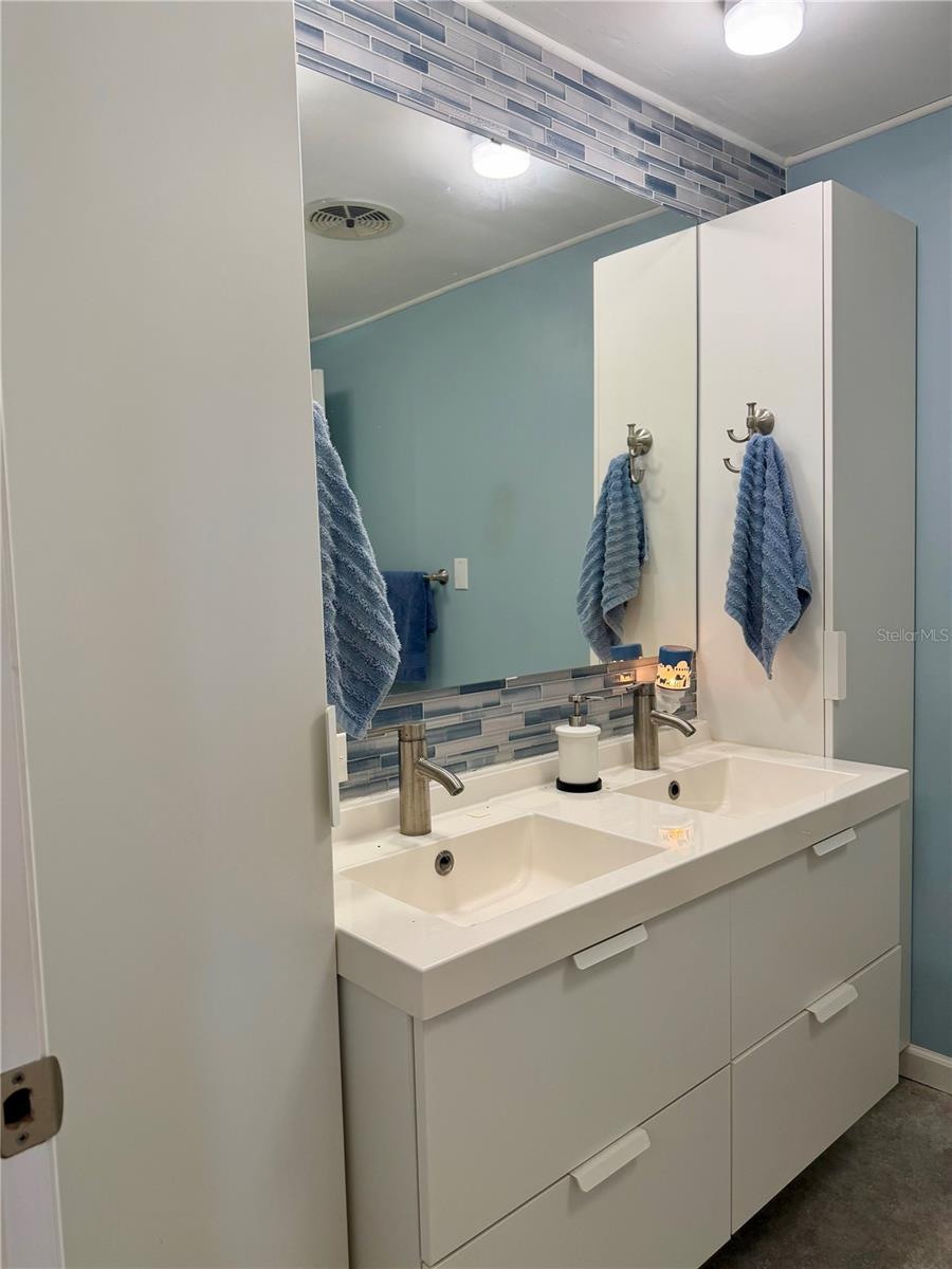 EDGEWATER PINES ROC INC UNREC - Residential