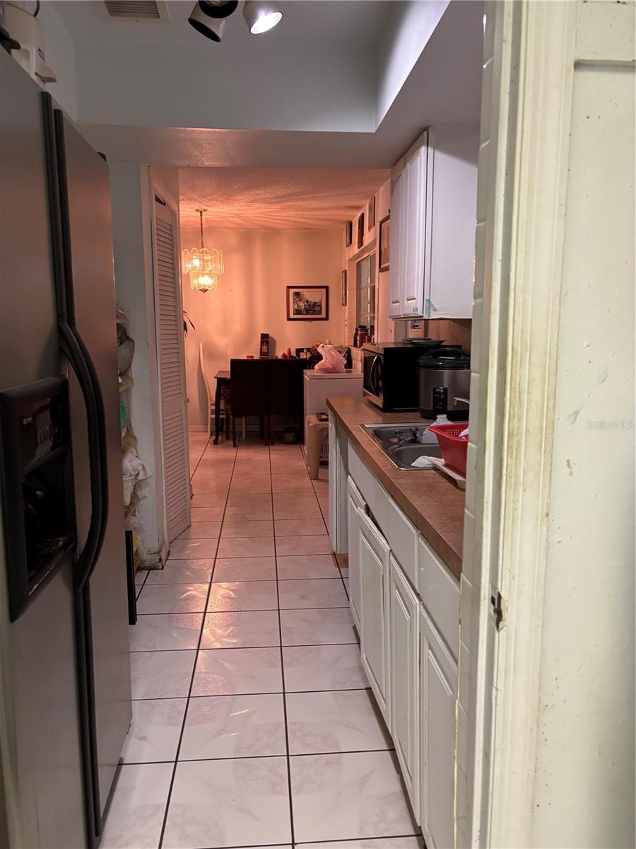 ORANGE BLOSSOM TERRACE FIRST ADD - Residential Lease