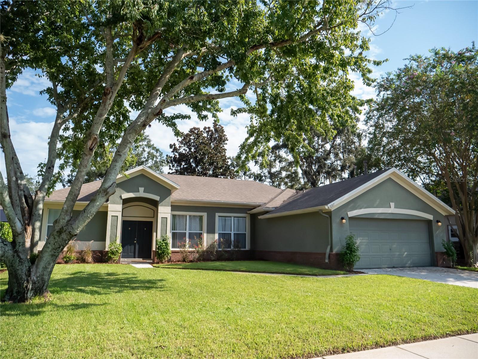 This beautifully updated 3-bedroom, 2-bath Morrison “Magnolia” model is located in the highly desirable Reflections community, close to top-rated schools, shopping, dining, and major highways. The split floor plan offers vaulted ceilings, an open-concept living and dining area, and a private primary suite with dual closets and a fully remodeled walk-in shower.
The chef’s kitchen is equipped with granite countertops, gas stainless steel appliances, custom cabinetry, a stone-accented island, and a French door refrigerator with matching dishwasher. The guest bathroom includes a Carrera marble vanity and stylish upgrades.
Enjoy the outdoors with a peaceful backyard patio and trellis. Modern features include a Nest thermostat, Tesla home charger, smart sprinkler system, natural gas HVAC, Fiber-ready internet with AT&T, and a luxury washer/dryer. Best of all, there’s no carpet anywhere in the home—just clean, easy-care flooring throughout.