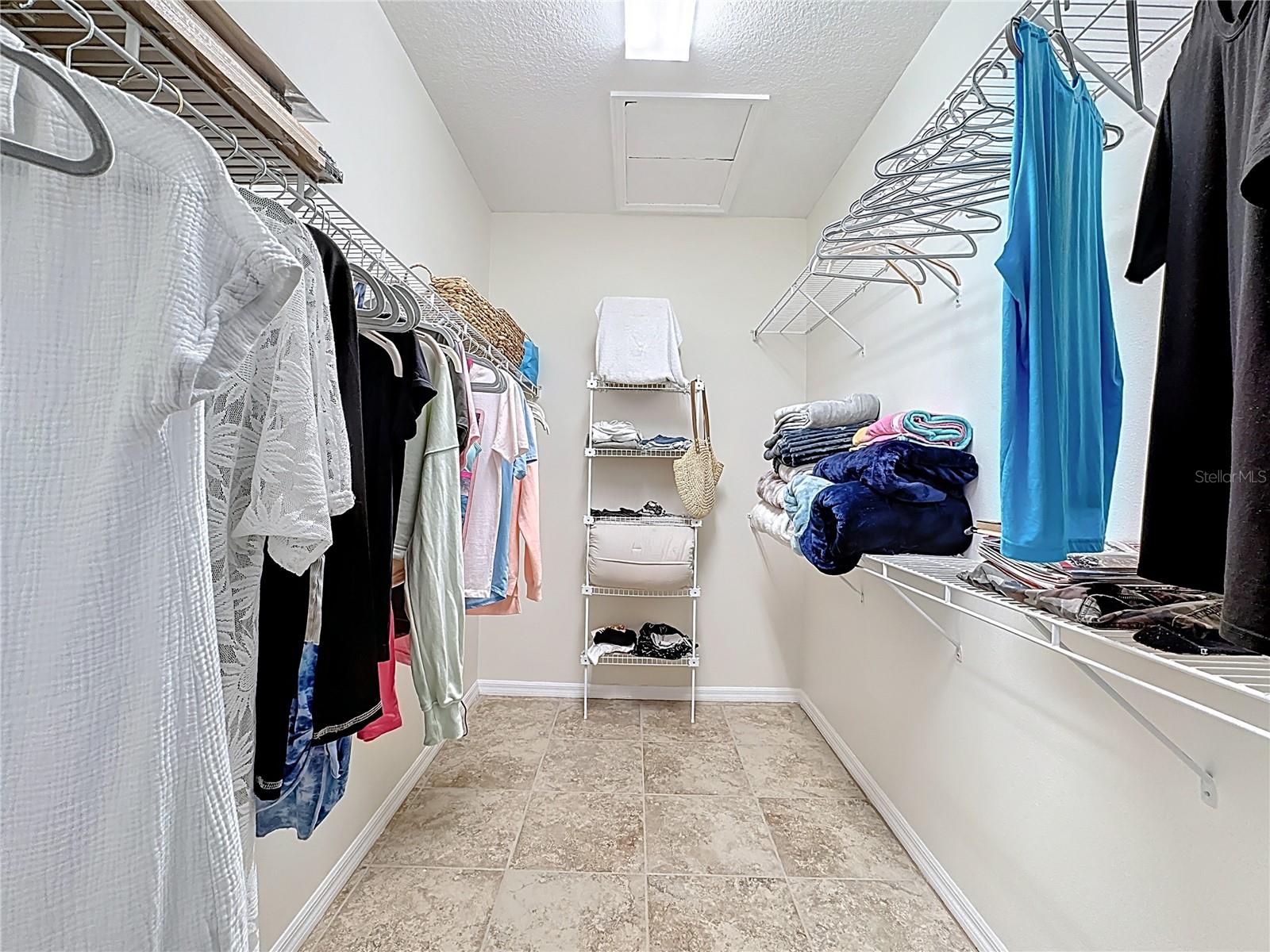 COLONY GROVES - Residential