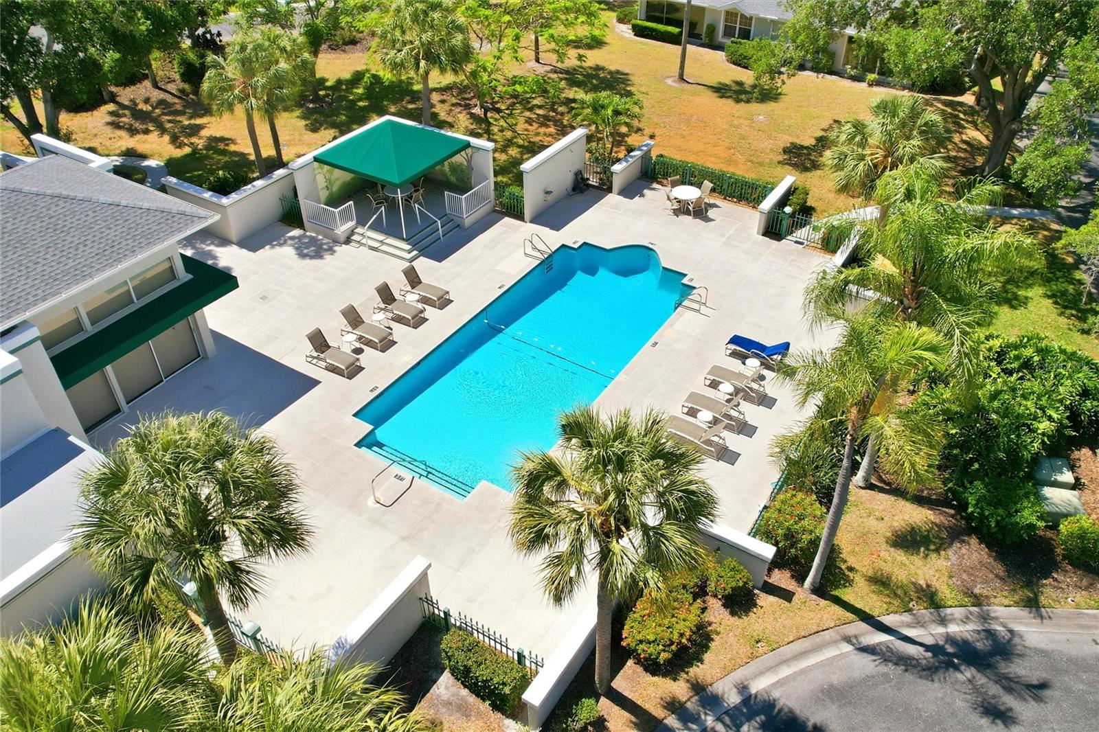 CLUB VILLAS II AT PALM-AIRE PH IX - Residential
