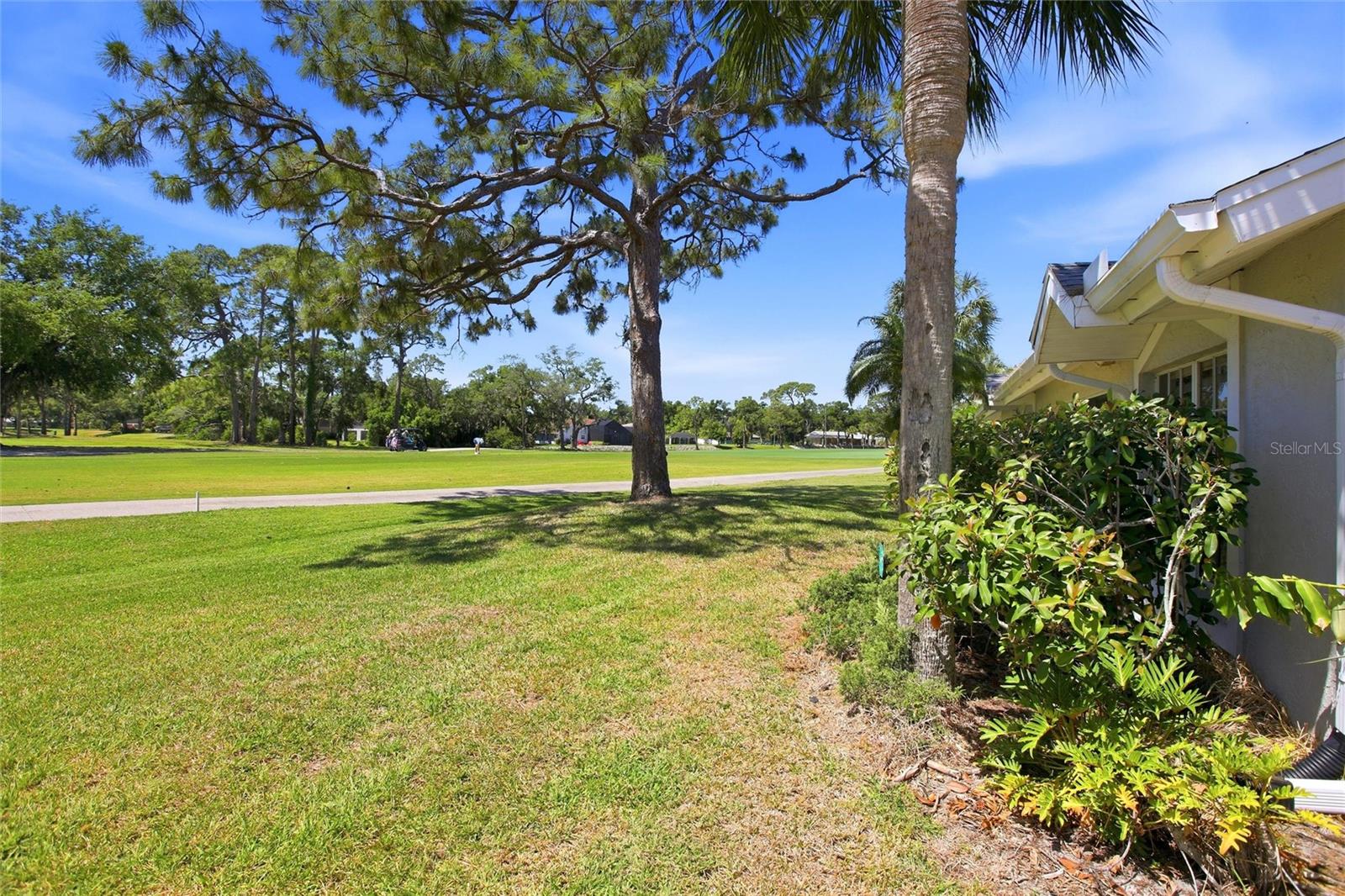 5576 COUNTRY CLUB WAY 5576