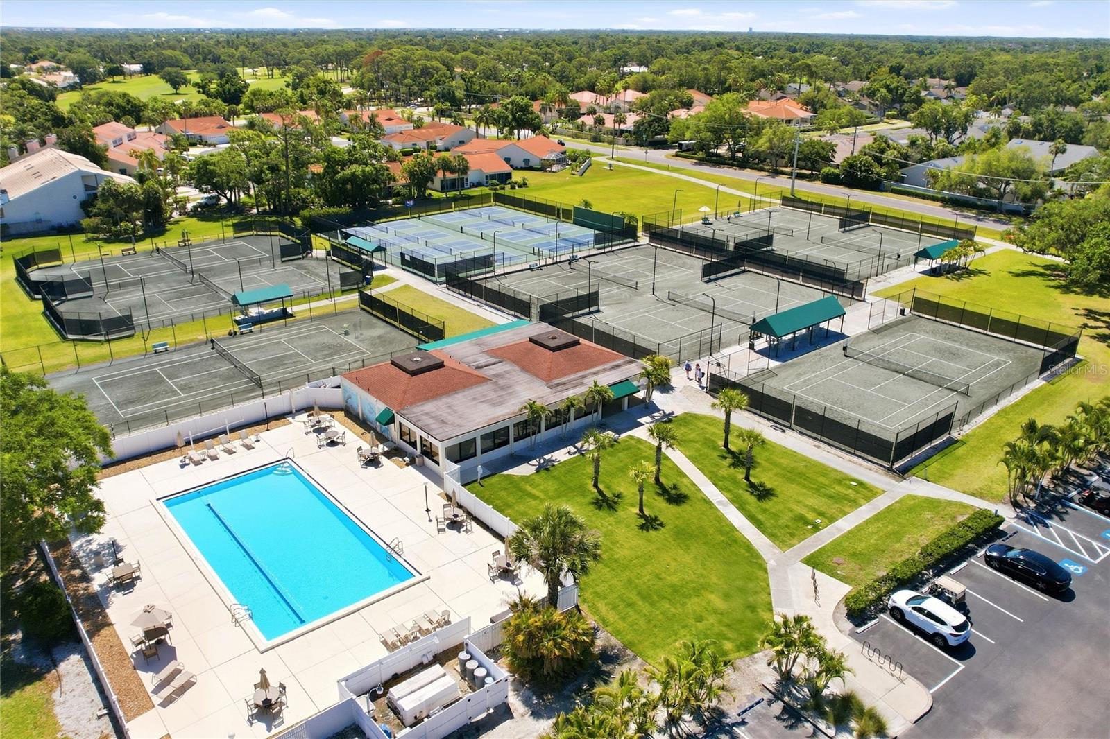 CLUB VILLAS II AT PALM-AIRE PH IX - Residential