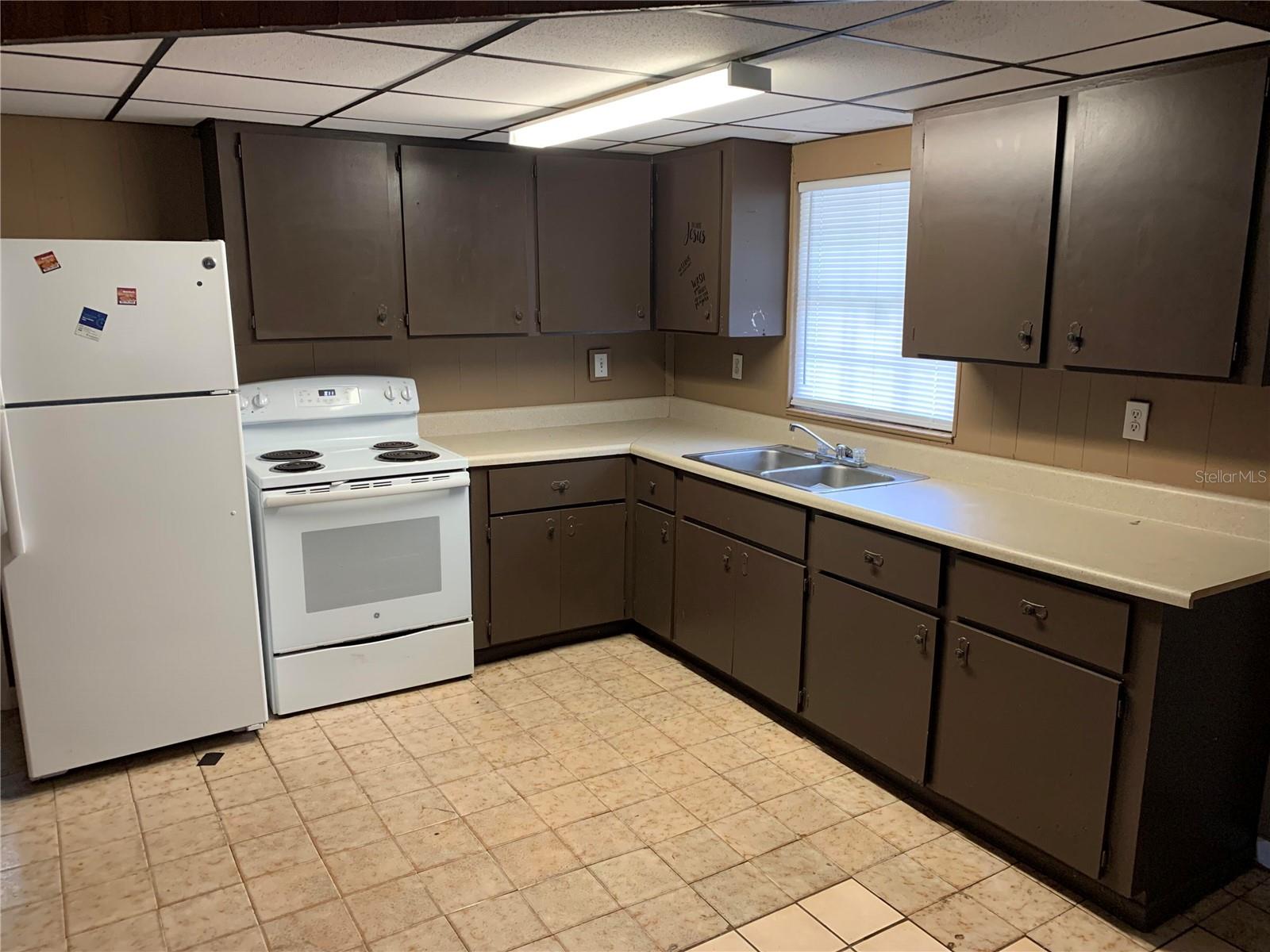 SILVER SPGS ACRES - Residential Income