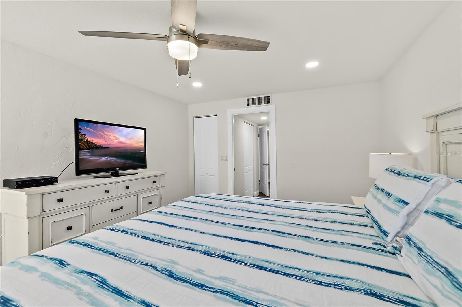 OCEANS 2 - Residential Lease