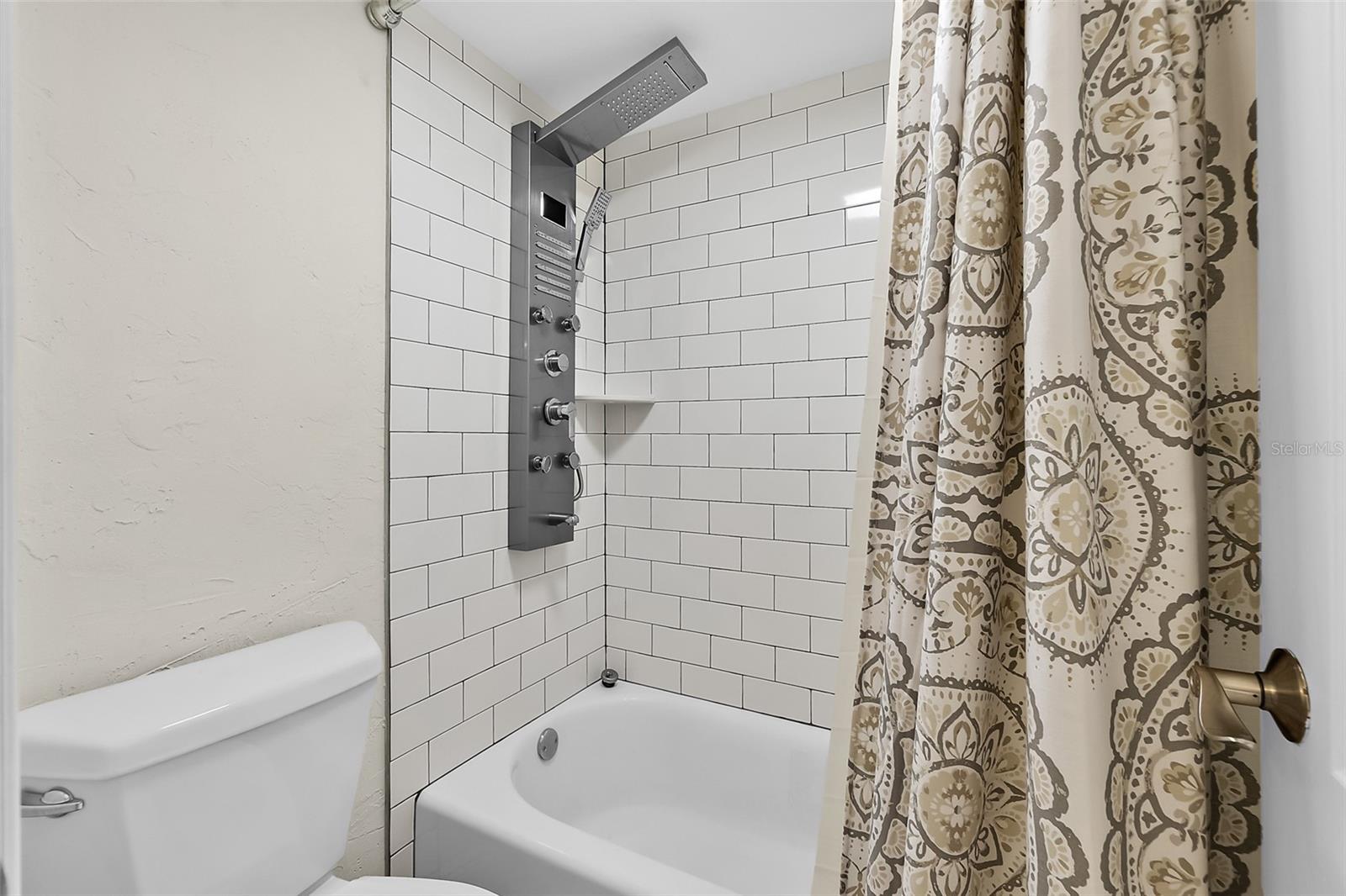 OCEANS 2 - Residential Lease
