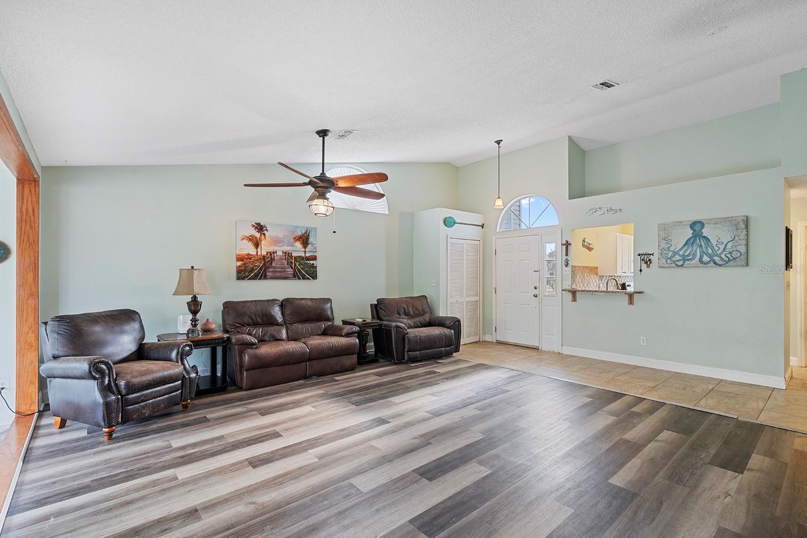 TYMBER TRACE PH 01 - Residential