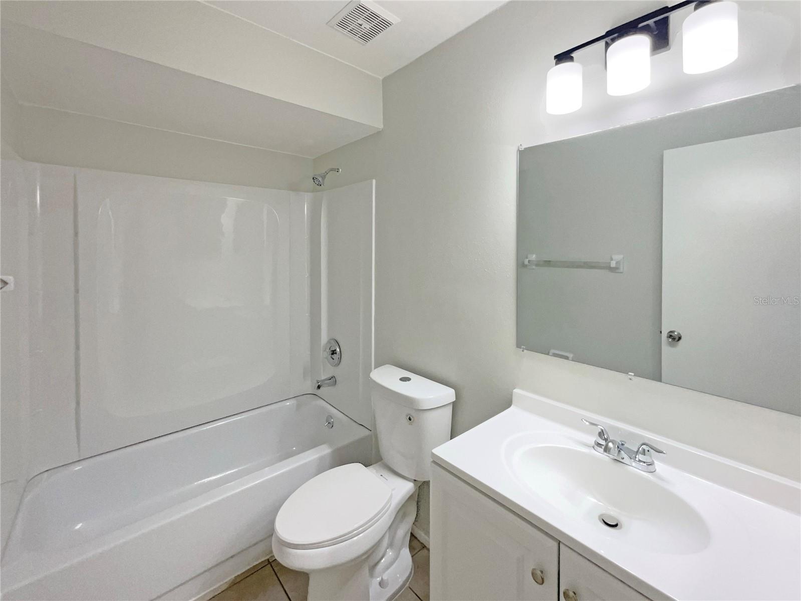 WHISPER LAKES - Residential