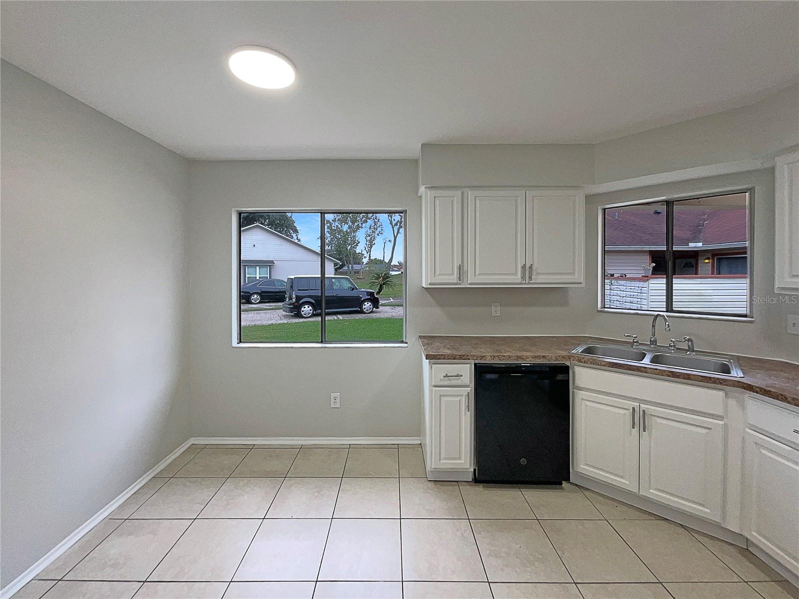 WHISPER LAKES - Residential