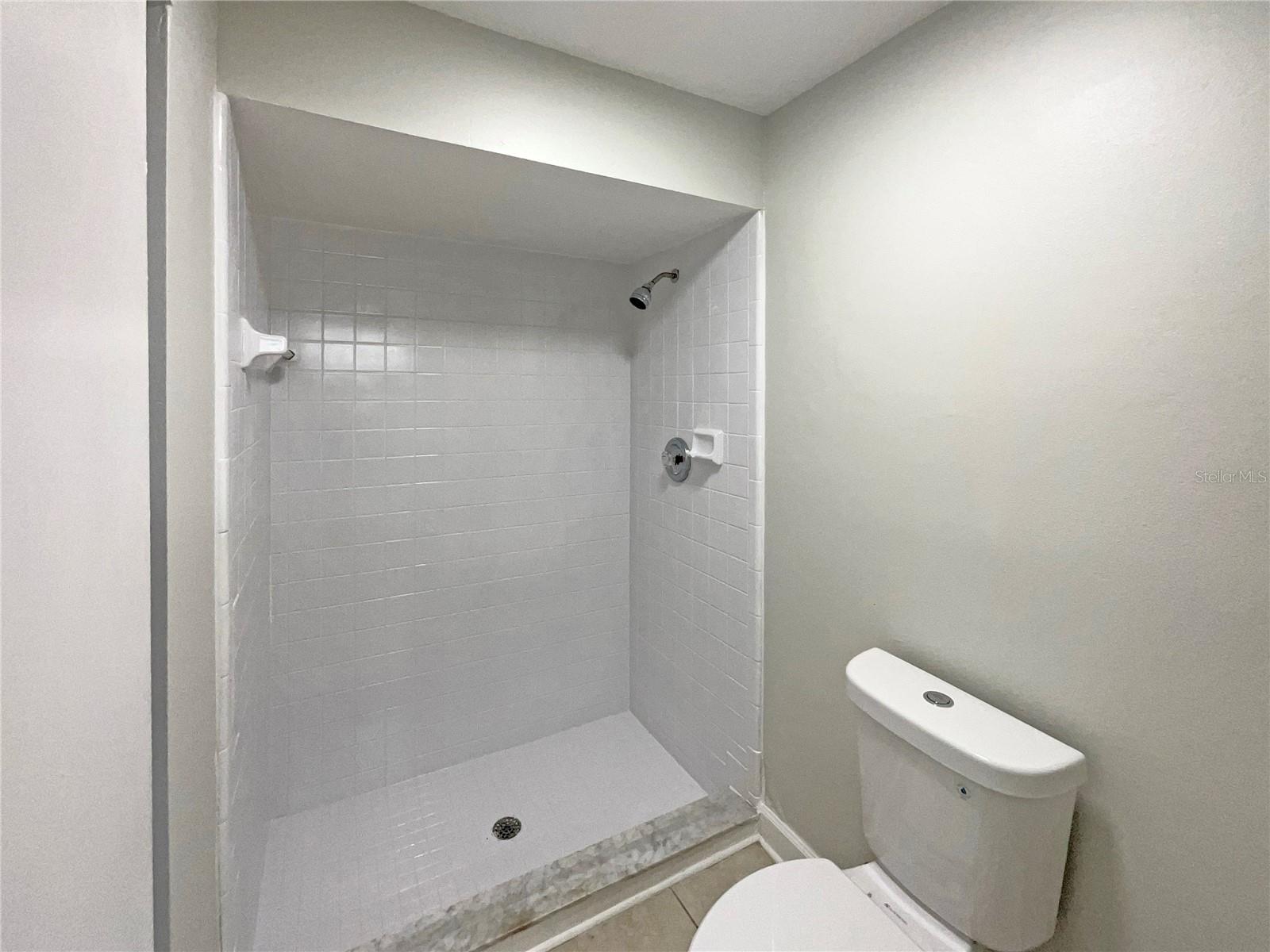 WHISPER LAKES - Residential