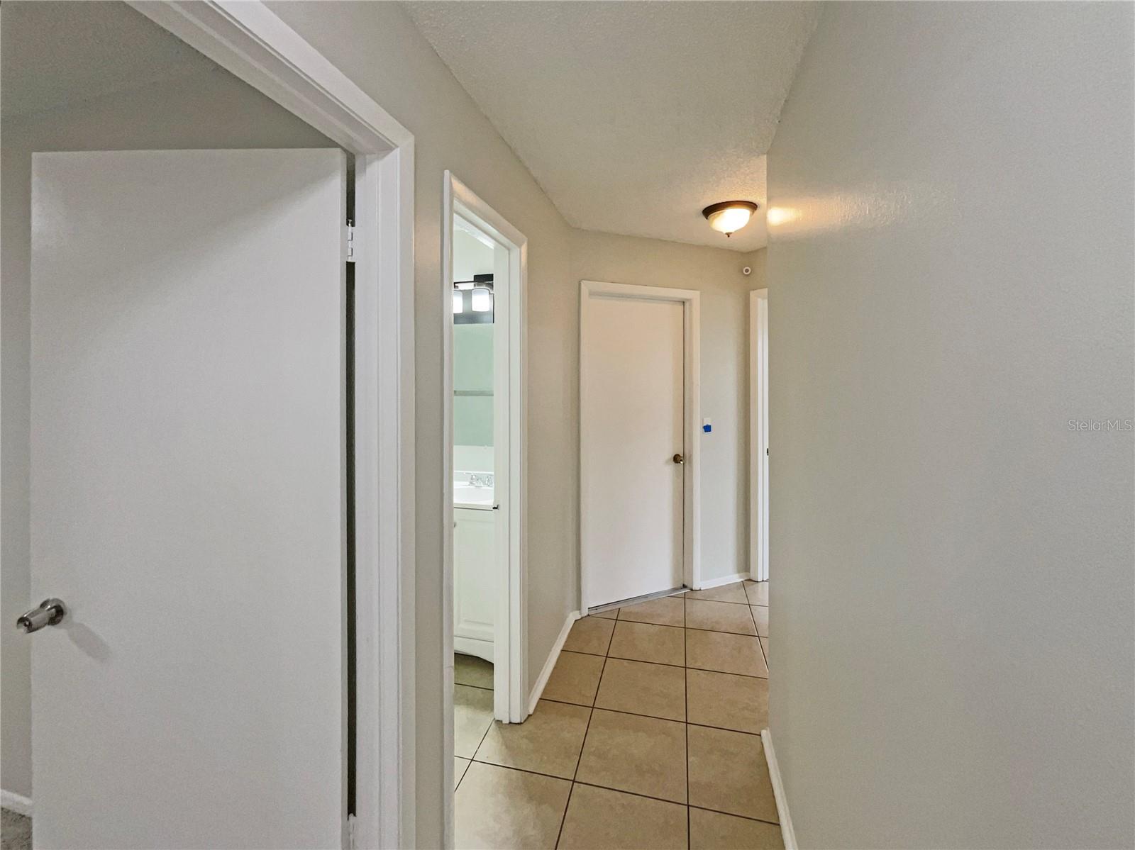 WHISPER LAKES - Residential