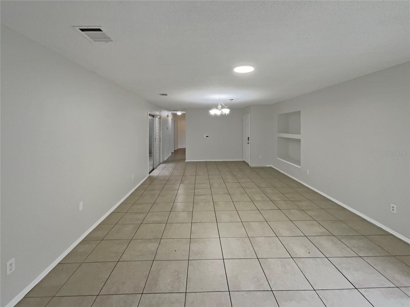 WHISPER LAKES - Residential