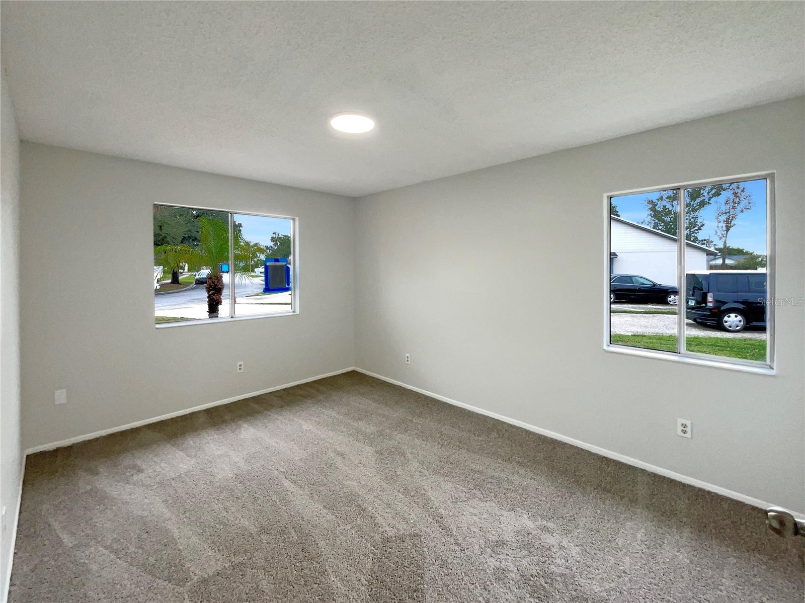 WHISPER LAKES - Residential