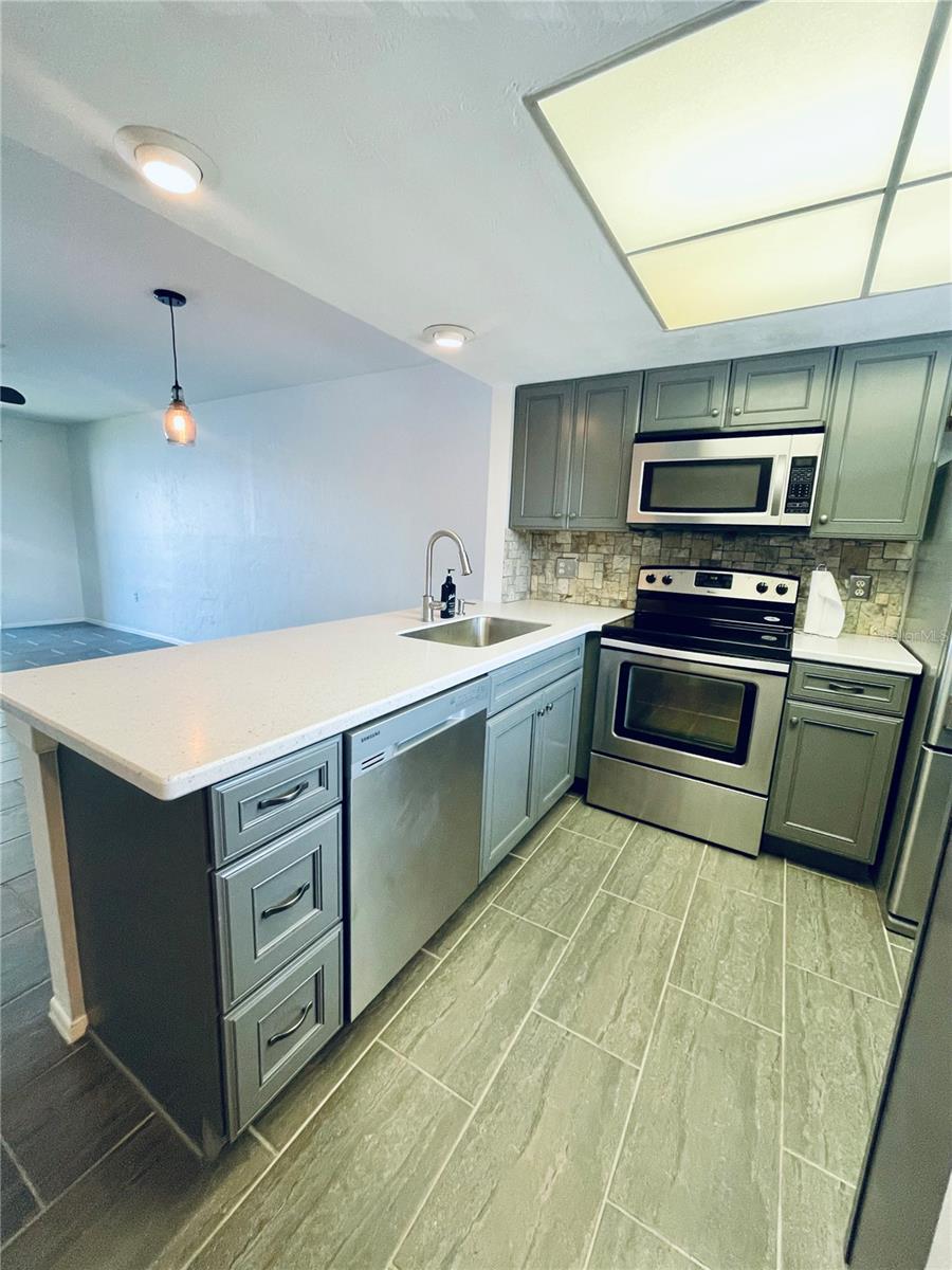 LAKESHORE CHARLOTTE COUNTY PH 03 - Residential Lease