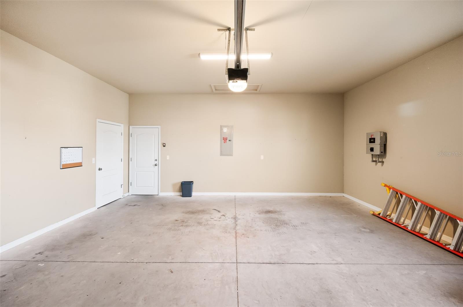 OAKMONT - Residential Lease