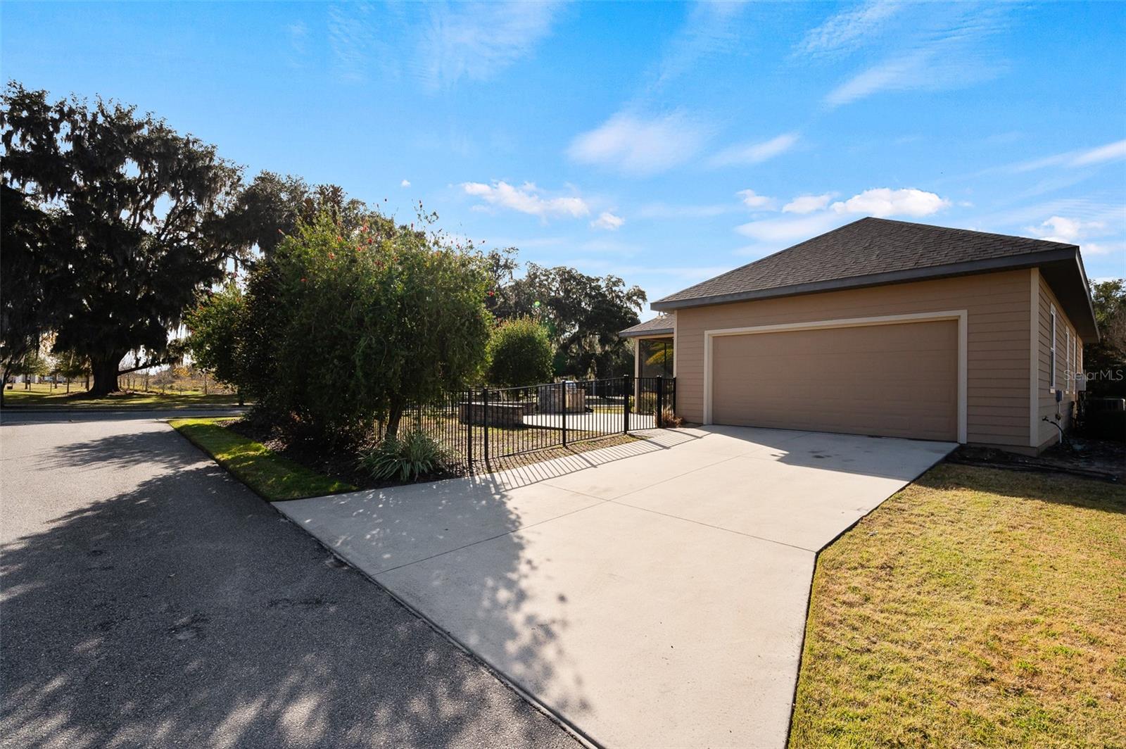 OAKMONT - Residential Lease