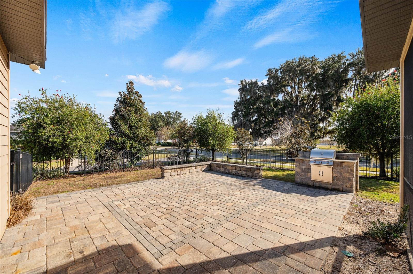 OAKMONT - Residential Lease