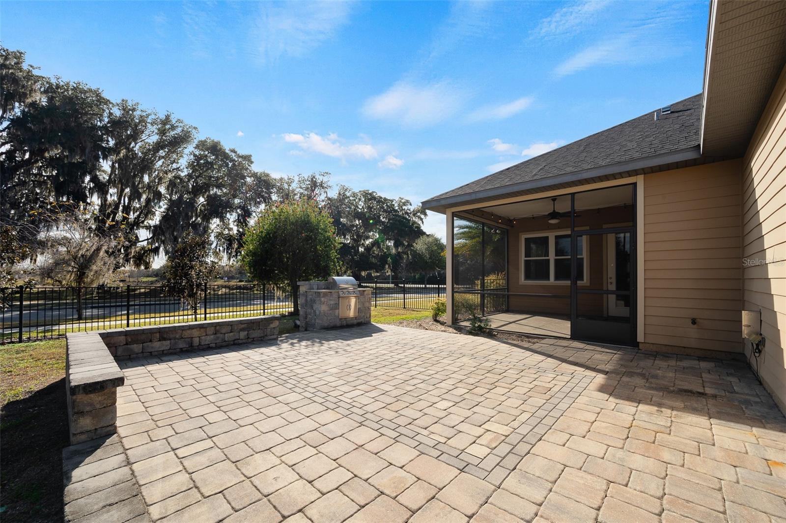 OAKMONT - Residential Lease