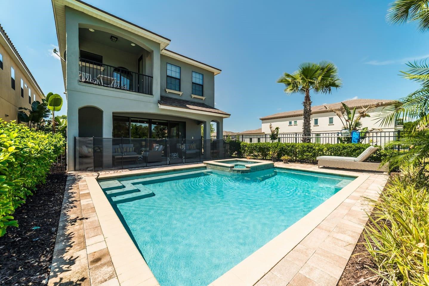 945 DESERT MOUNTAIN COURT
